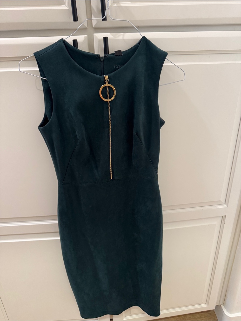 Sleeveless Dark Green Sheath Dress with Gold Zip Detail